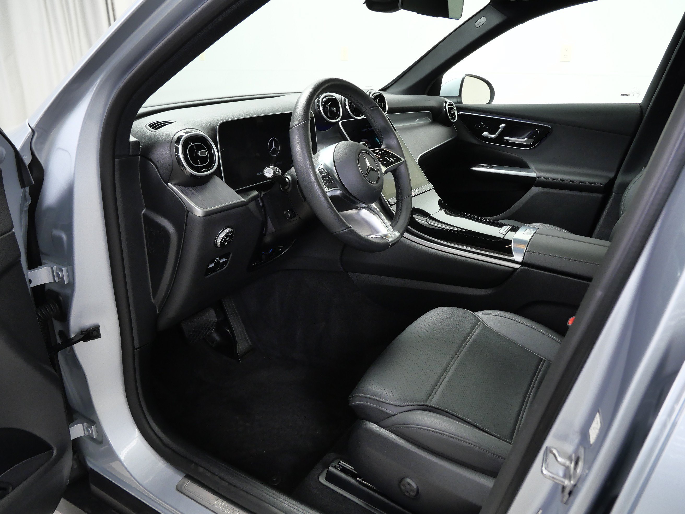 Certified 2026 Mercedes-Benz GLC 300 4MATIC image 13