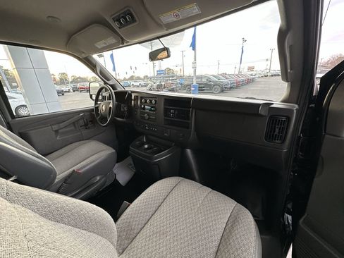 Used 2025 Chevrolet Express 3500 LS RWD image 25