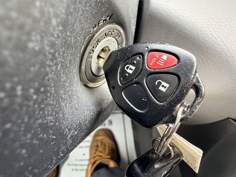 Used 2008 Toyota RAV4 4WD image 31