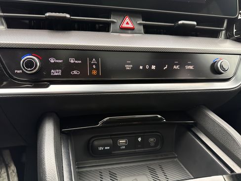 Used 2025 Kia Sportage SX Prestige image 23