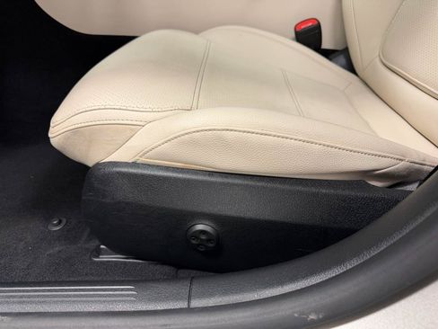 Used 2022 Mercedes-Benz C 300 Sedan image 7