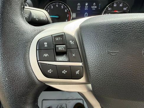 Certified 2022 Ford Explorer XLT w/ Equipment Group 202A image 18