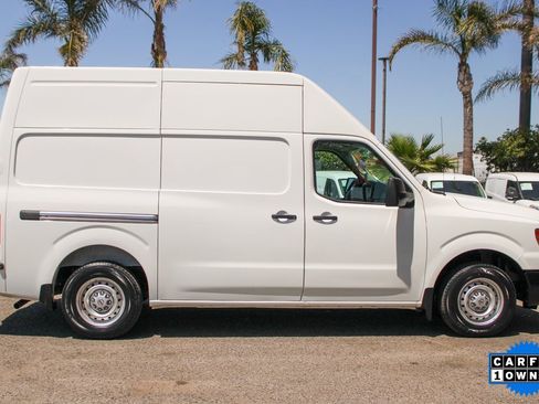 Used 2018 Nissan NV 2500 S image 10