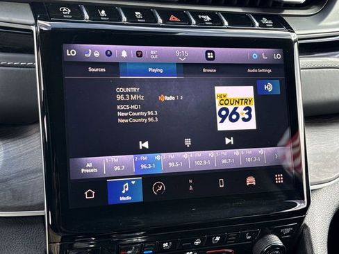 Used 2022 Jeep Grand Cherokee Limited w/ Luxury Tech Group II AWD/4WD image 24