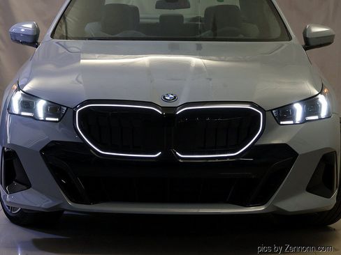 Used 2027 BMW 550e xDrive w/ Executive Package AWD/4WD image 6