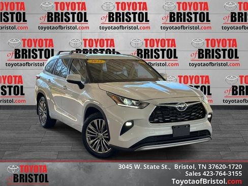 Used 2022 Toyota Highlander Platinum image 1