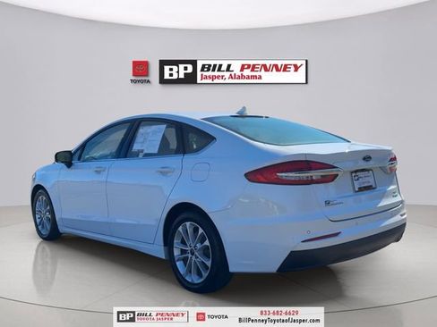 Used 2020 Ford Fusion SE image 3