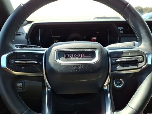 Used 2025 GMC Terrain Elevation AWD/4WD image 18