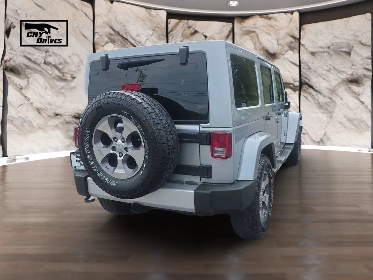 Used 2015 Jeep Wrangler Unlimited Sahara w/ Dual Top Group AWD/4WD image 5