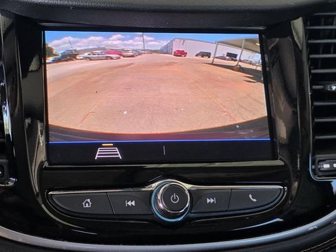 Used 2021 Chevrolet Trax LT w/ LT Convenience Package FWD image 13