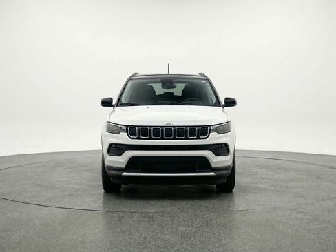 Used 2025 Jeep Compass Limited AWD/4WD image 2