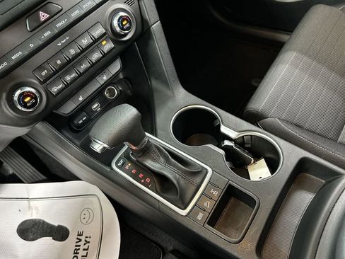 Used 2022 Kia Sportage LX w/ LX AWD Value Edition Package image 17