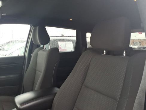 Used 2022 Jeep Grand Cherokee Laredo E image 18