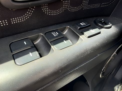 Used 2012 Kia Soul + w/ Audio Pkg FWD image 24
