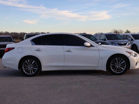 Used 2019 INFINITI Q50 Luxe w/ Essential Package (3.0T Luxe) image 7