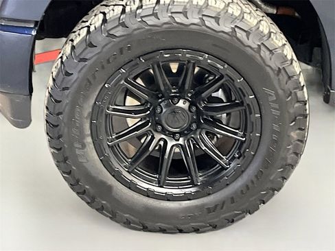 Used 2021 Ford F150 Platinum w/ FX4 Off-Road Package image 32