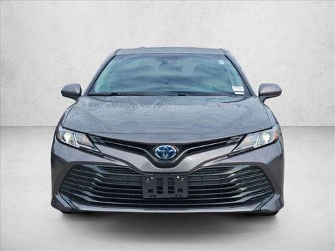 Used 2020 Toyota Camry LE image 2