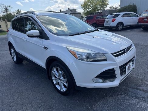 Used 2016 Ford Escape Titanium w/ Equipment Group 301A AWD/4WD image 2