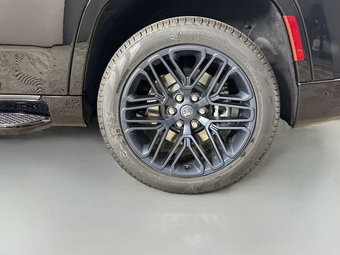 New 2026 Jeep Grand Wagoneer 4WD image 34