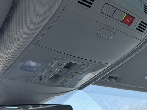 New 2025 Volkswagen Jetta SE image 32