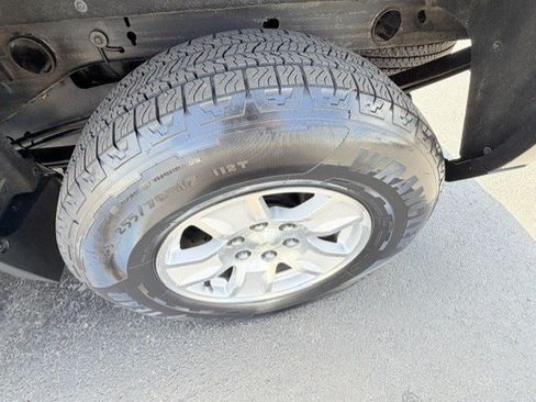 Used 2015 Chevrolet Silverado 1500 LT RWD image 11
