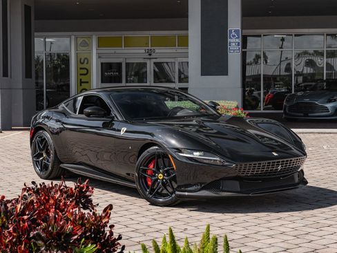 Used 2023 Ferrari Roma image 16