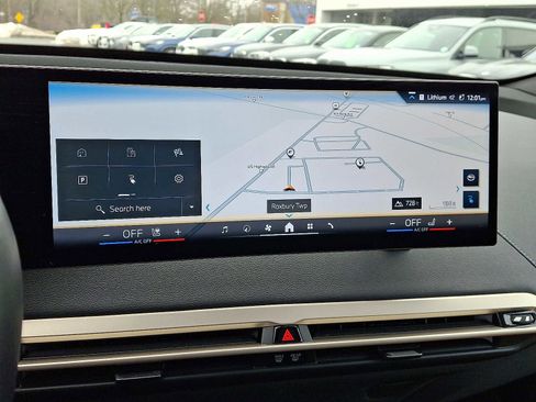 Used 2025 BMW iX xDrive50 w/ Premium Package AWD/4WD image 18