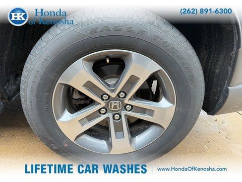 Used 2024 Honda Pilot EX-L image 3