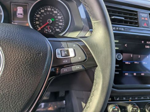 Used 2020 Volkswagen Tiguan SE w/ Panoramic Sunroof Package FWD image 28