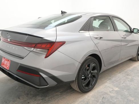 New 2026 Hyundai Elantra SEL Sport image 8