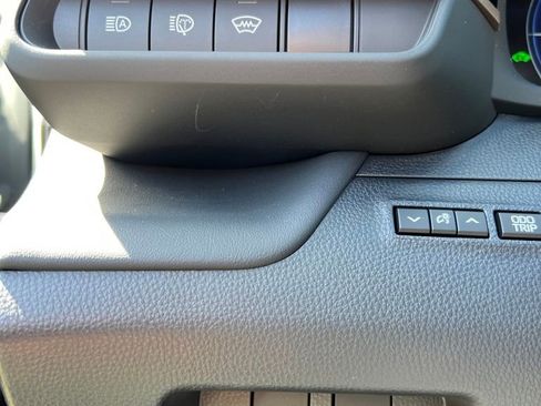 Certified 2025 Toyota Crown Signia Limited image 37