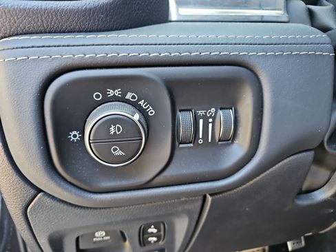Used 2024 RAM 1500 Limited AWD/4WD image 22