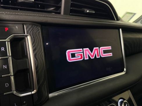 Used 2021 GMC Yukon XL Denali AWD/4WD image 17