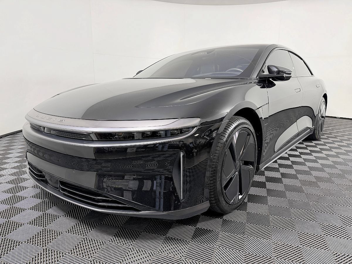 Used 2023 Lucid Air Touring AWD/4WD image 3