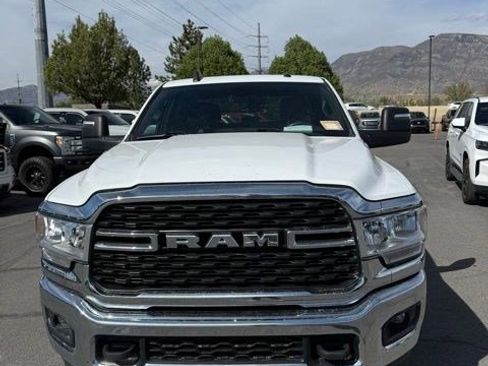 Used 2023 RAM 2500 Big Horn w/ Cold Weather Group AWD/4WD image 3