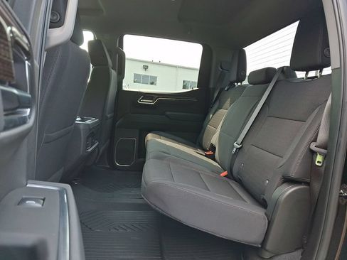 Used 2025 Chevrolet Silverado 1500 LT Trail Boss w/ LPO, Dark Essentials Package AWD/4WD image 10