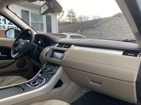 Used 2015 Land Rover Range Rover Evoque Pure image 18