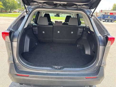 Used 2025 Toyota RAV4 XLE FWD image 9