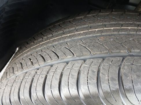 Certified 2023 Jeep Grand Cherokee Laredo X image 15