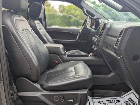 Used 2018 Ford Expedition Limited w/ Equipment Group 301A RWD image 27