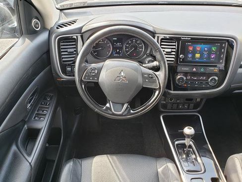 Used 2018 Mitsubishi Outlander AWD image 17