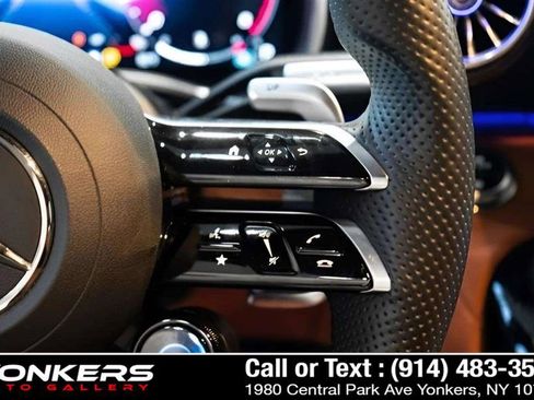 Used 2022 Mercedes-Benz SL 55 AMG 4MATIC w/ Driver Assistance Package image 48