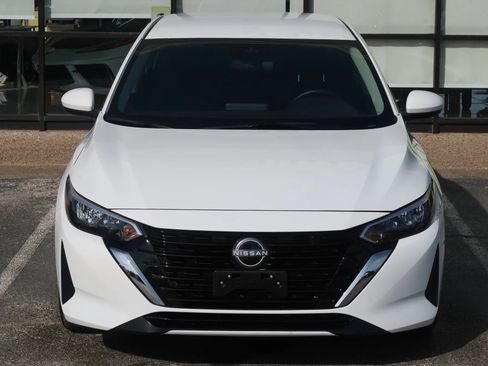 Used 2025 Nissan Sentra S FWD image 4
