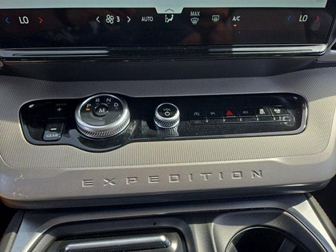 Used 2025 Ford Expedition Active RWD image 20