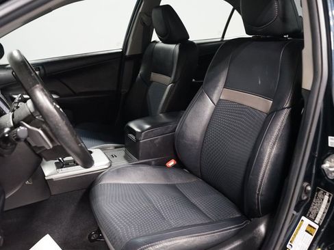 Used 2014 Toyota Camry SE FWD image 22