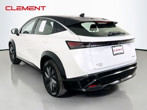 Used 2023 Nissan Ariya FWD image 9