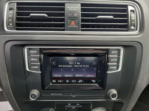 Used 2018 Volkswagen Jetta S FWD image 15