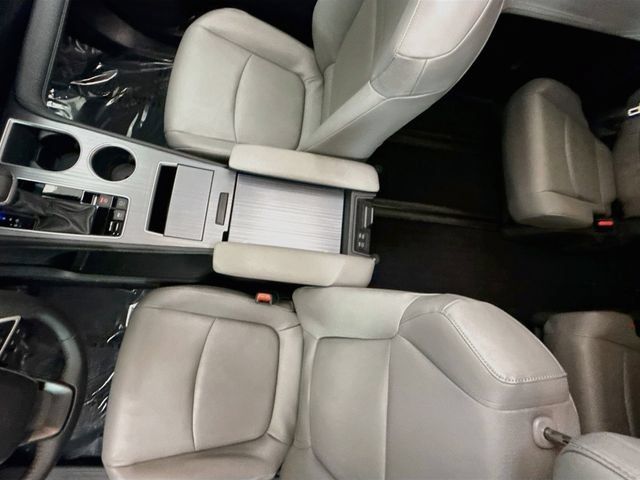 Used 2025 Toyota Sienna XLE w/ XLE Plus Package AWD/4WD image 22