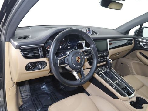 Used 2019 Porsche Macan AWD/4WD image 27