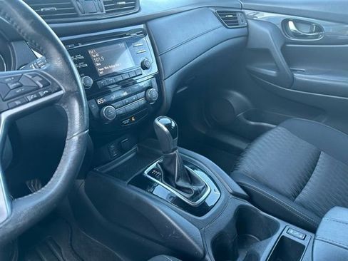 Used 2017 Nissan Rogue SV AWD/4WD image 11